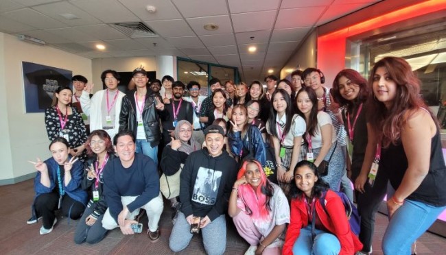 A Tour to Astro Radio with SOCC Lecturers and Students